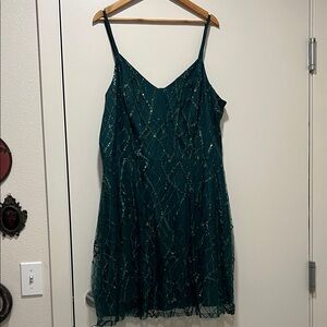 Elegant Green Sequin Spaghetti Strap Dress